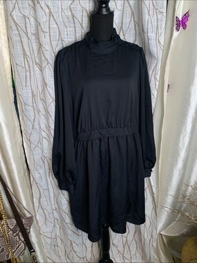 NWOT WHO WHAT WEAR Black Long-Sleeve High-Neck Women’s Dress